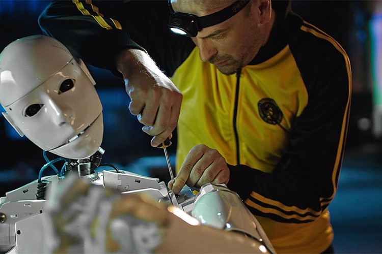 "Dubioza kolektiv" u nedostatku estradnih umjetnika predstavila robota pjevača