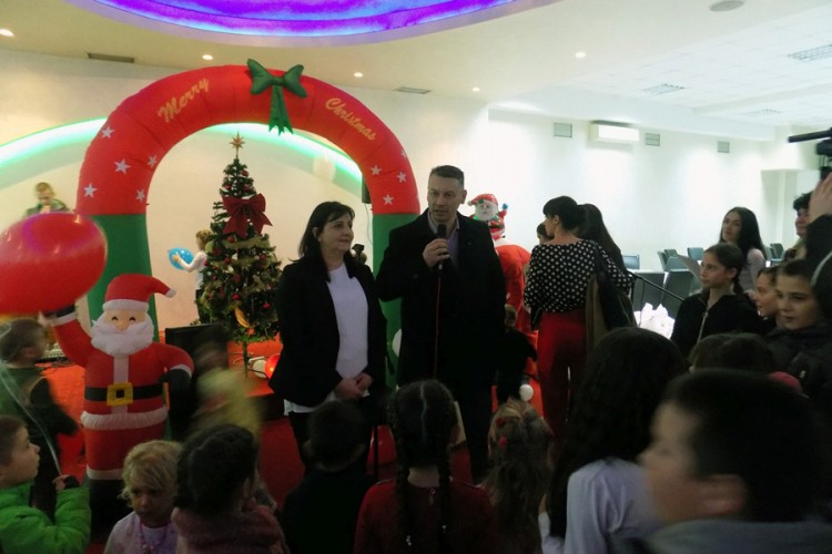 Djeci uručeni paketići povodom Savindana