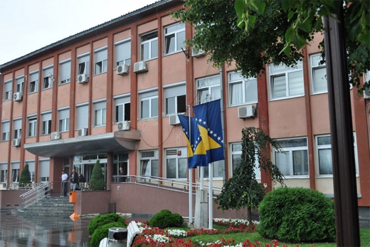 Službenici u Vladi distrikta optuženi za nezakonitu isplatu podsticaja