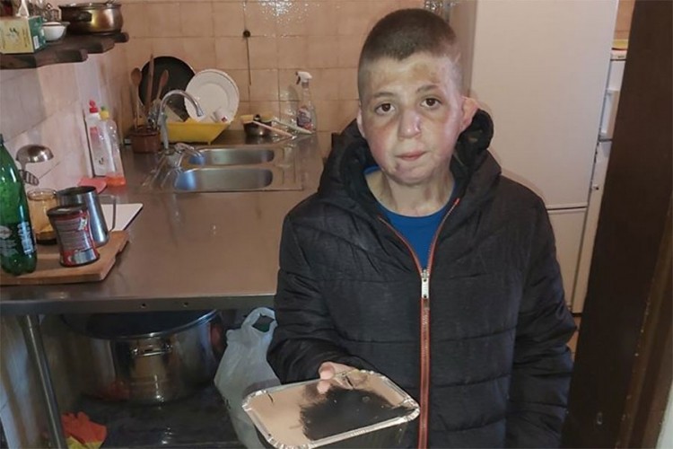 Meho Beton pomagao u hotelu u kojem su smješteni migranti