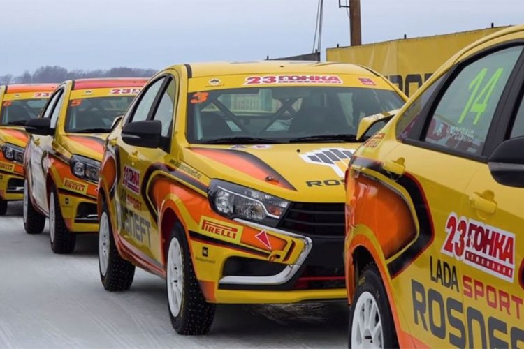 Lada predstavila trkačku Vestu R1