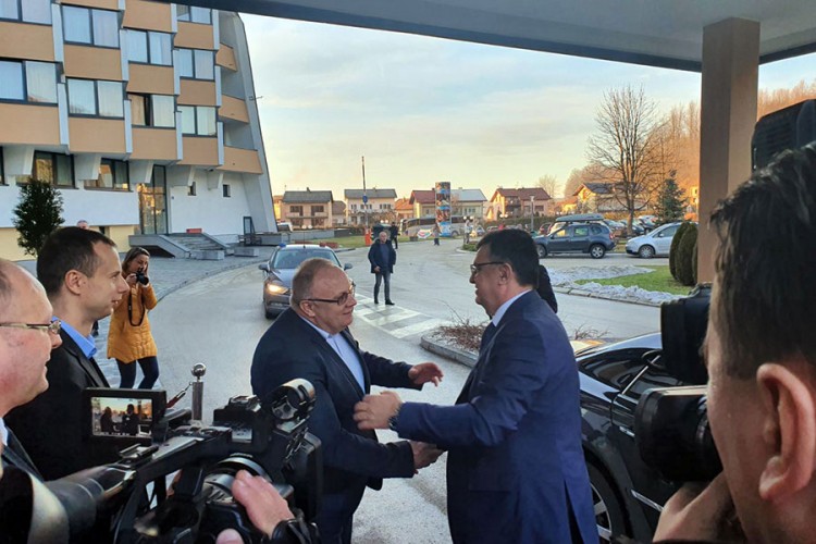 Tegeltija: Svi nivoi vlasti da podrže "Banju Vrućicu"
