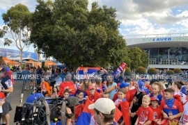 Đokovićevi navijači slavlje nastavili ispred Rod Lejver arene