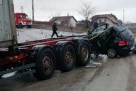 Stravičan sudar vozila auto-škole i kamiona, poginula kandidatkinja