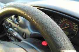 Šta oštećuje volan automobila