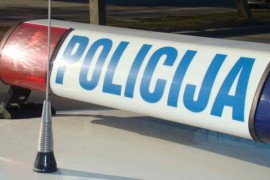 Voz naletio na automobil, povrijeđen vozač