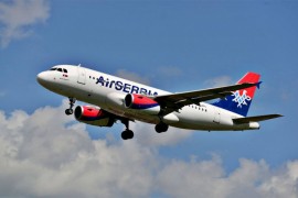 Avion "Er Srbije" zbog oluje nije sletio u London