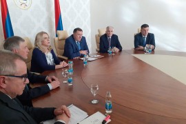 Počeo sastanak delegacija SNSD-a i HDZ-a BiH