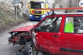 Sudar golfa i kamiona kod Bihaća