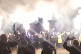 Hodočasnici koji pješače iz Beograda uz bakljadu dočekani u ...