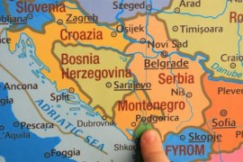 Jutarnji list: Dodik izaziva krizu u BiH, Vučić vraća region u ...