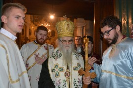 Amfilohije: Vučić sve do posljednjeg dinara da da za Kosovo