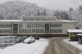Srpska djeca u Srebrenici čekaju Trivićevu da krenu u školu