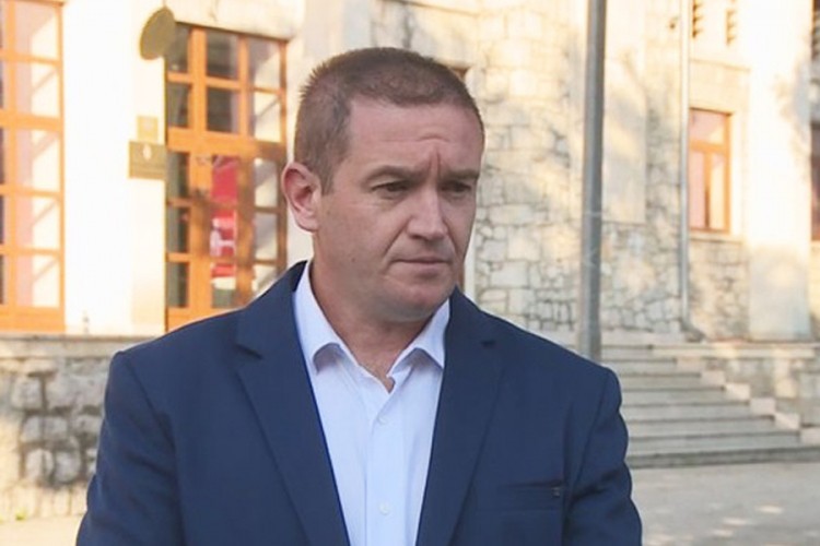 Broćeta: SNSD konstantno vodi brigu o Srbima u FBiH