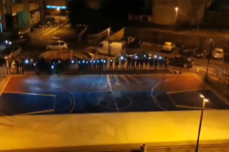 Pljevlja: Građani oslikali trobojku na košarkaškom terenu