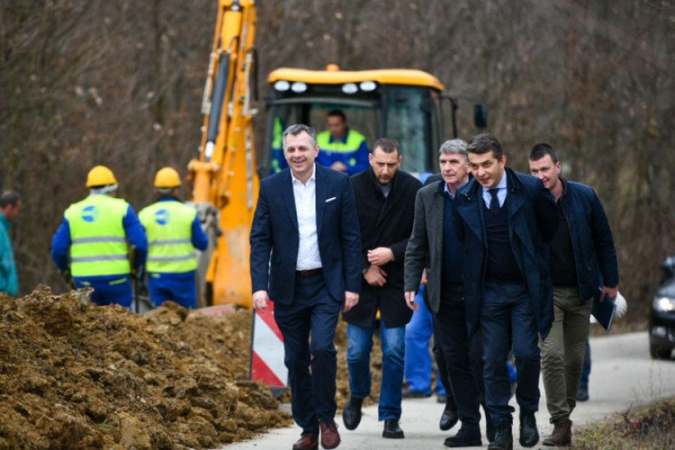 Počela gradnja vodovodne mreže za gornje dijelove naselja Česma