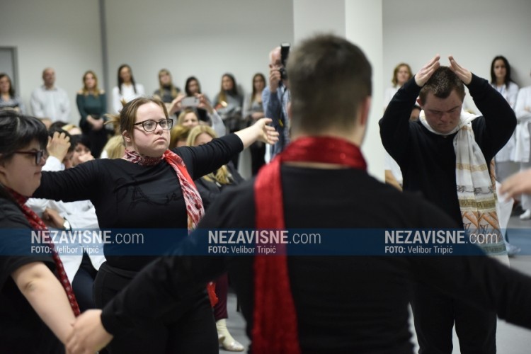 Mladi sa Daunovim sindromom prvi put odigrali predstavu u UKC RS
