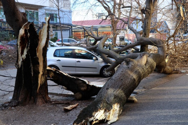 Orkanska bura poharala Mostar
