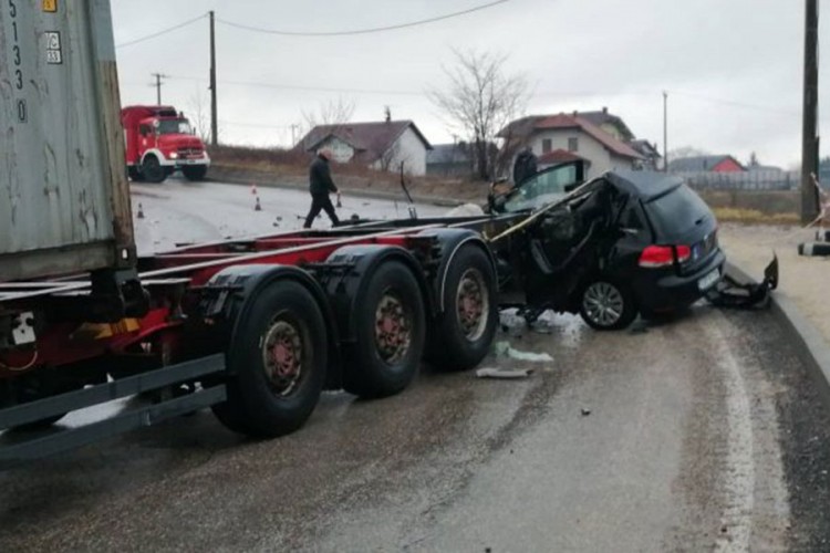 Objavljen snimak teške nesreće u kojoj je poginula djevojka iz Cazina
