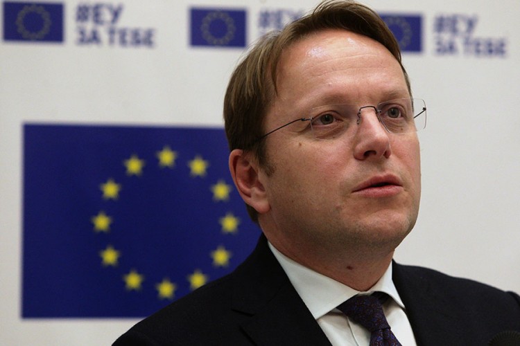Dačić napao Varhejija, EU komesar napustio sastanak