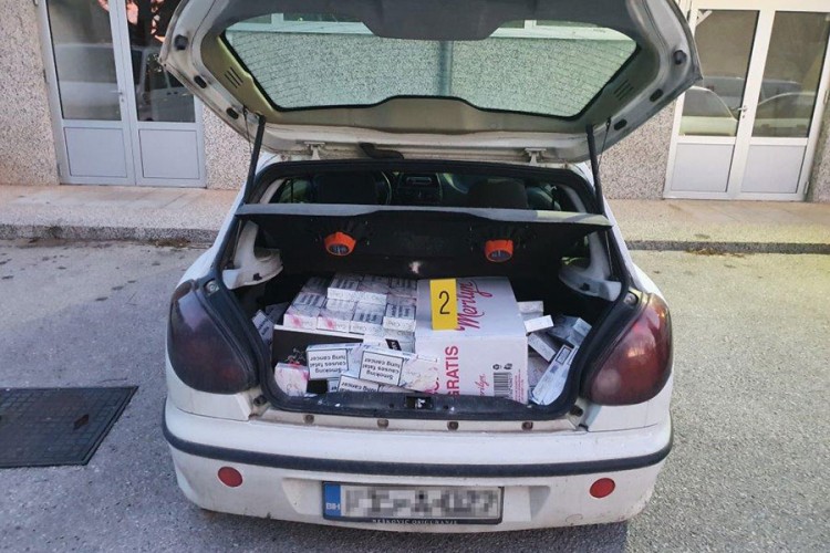 U Bileći zaplijenjeno 2.470 kutija cigareta