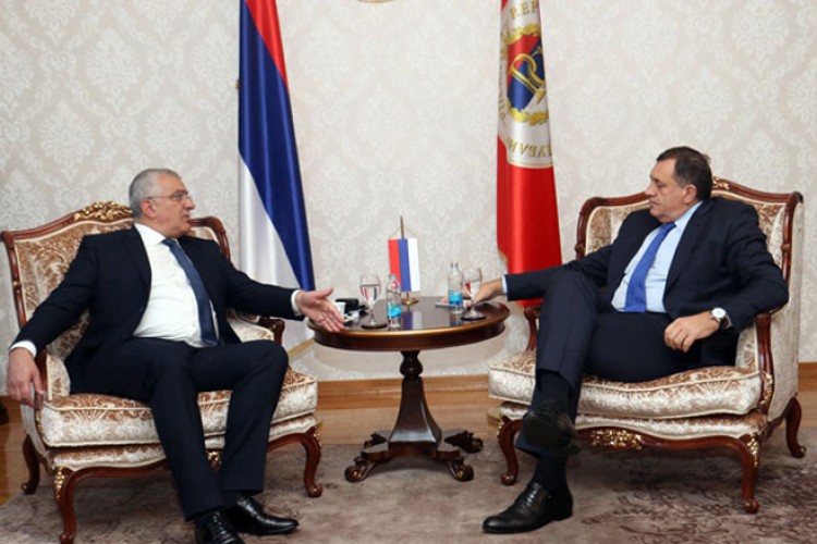 "Milorad Dodik - jedan od srpskih patriota koji vodi računa o svim Srbima"