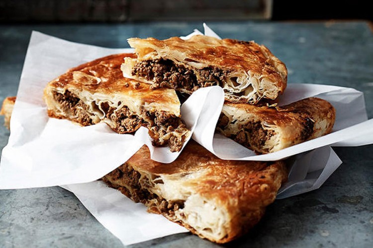 Vic dana: Plavuše jedu burek