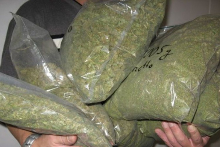 Zaplijenjeno više od 1,7 kilograma marihuane