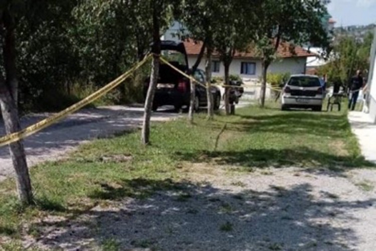 Jednog sina ubio, a drugog pokušao da ubije