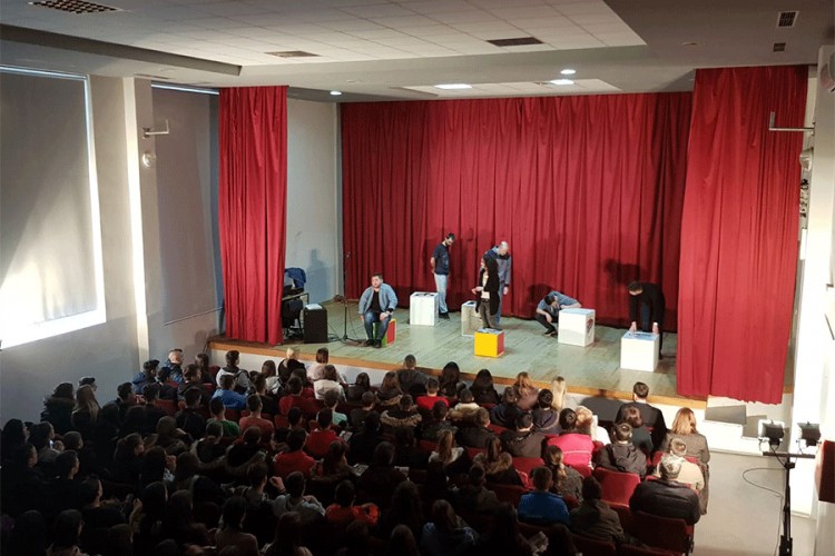 Predstava "E, moj vaspitaču" odigrana u Čelincu