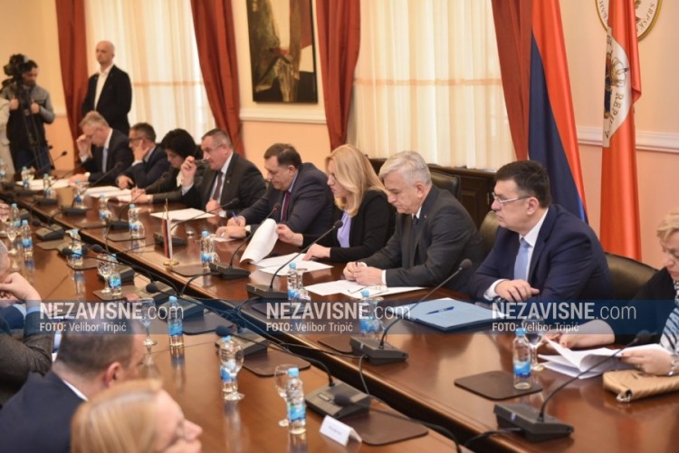 Počeo sastanak predstavnika institucija RS i lidera političkih partija