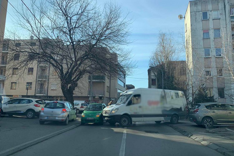 Sudar u centru Banjaluke, blokirana ulica