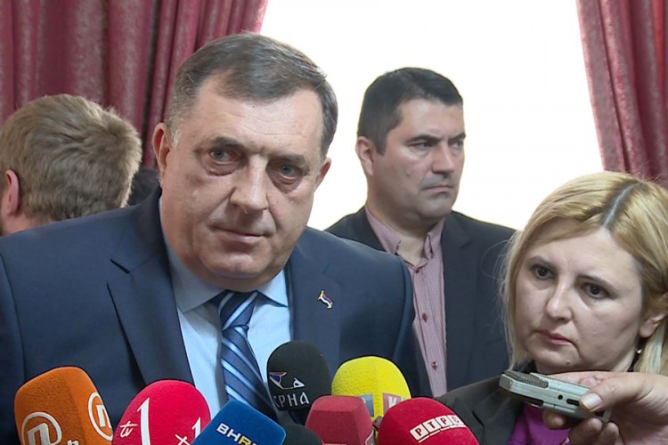 Dodik: Narušavanje Srpske, tražiću razumijevanje od Vučića