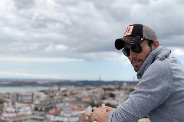 Iglesijas objavio fotografiju tek rođene bebe