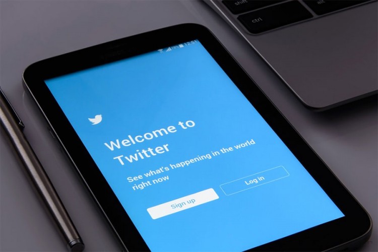 Rusija kaznila Twitter i Facebook