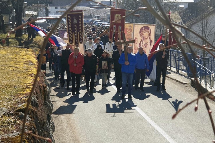 Vladika Joanikije predvodio litiju u Šavniku