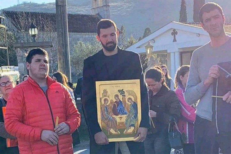 Mirotić u Crnoj Gori, stigao na litiju