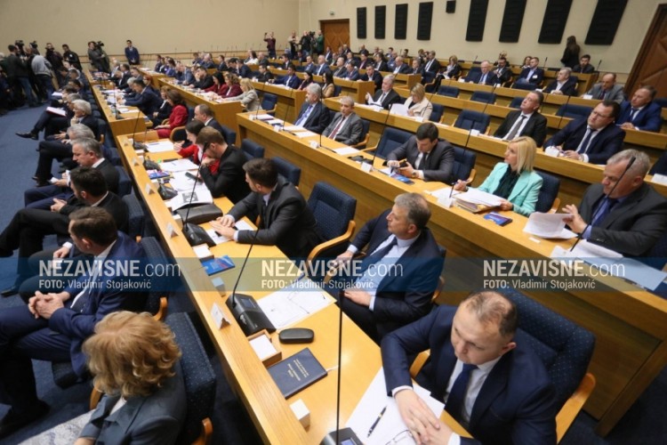 Počela posebna sjednica NS RS