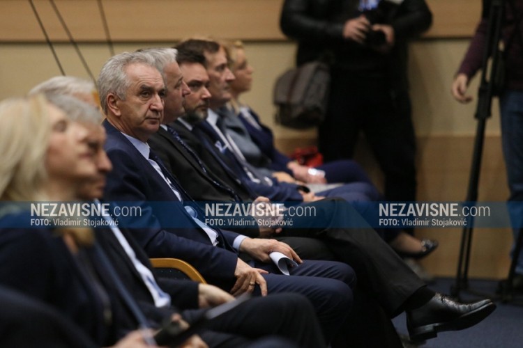 Šarović: Ne treba govoriti o referendumima i secesijama