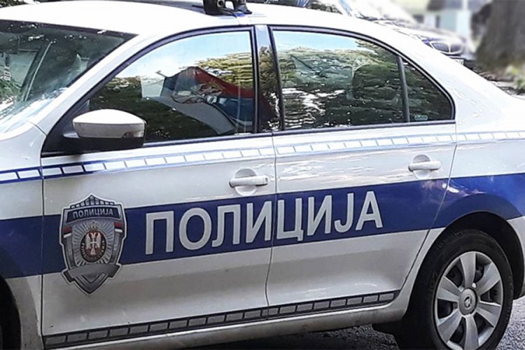 Automobilom udario roditelje i djecu na prelazu u Beogradu