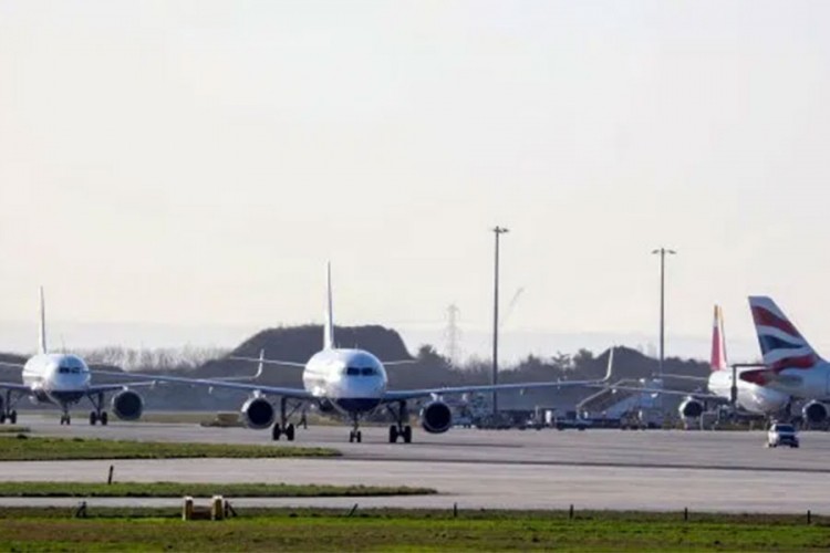 Na londonskom aerodromu zaustavljeni letovi zbog blokirane piste