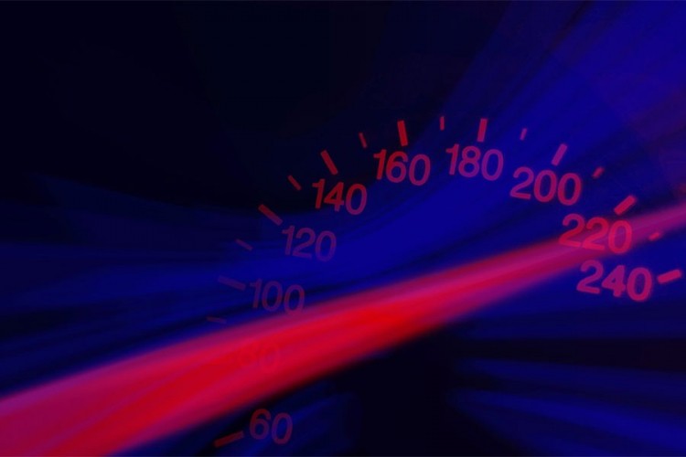 Početnik na brzoj cesti vozio 190 kilometara na čas