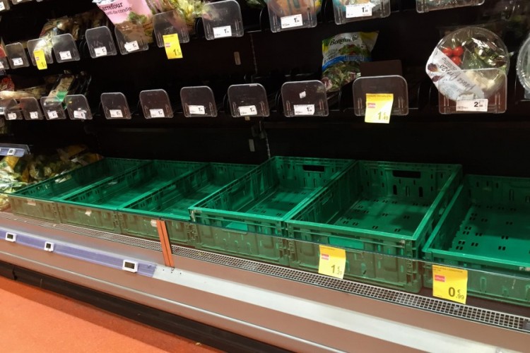 Italijani na sjeveru zemlje opustošili prodavnice