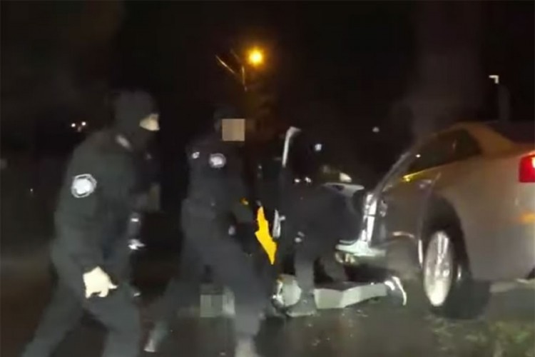 Dramatični snimak hapšenja osumnjičenih za pokušaj ubistva