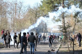 Suzavcima i dimnim bombama po migrantima na grčko-turskoj granici