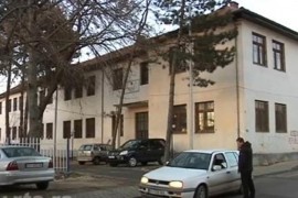Uz prisustvo policije zatvorena srpska škola u Obiliću