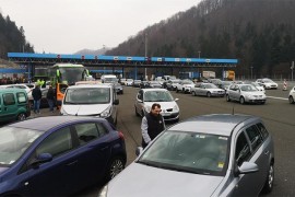 Na Bregani čekaju cijelu noć: 'Policajci se ponašaju kao da smo ...
