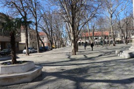 Opustjeli trebinjski trgovi i ulice