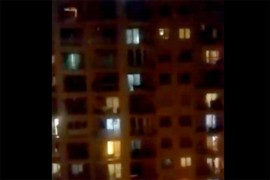 Građani Sarajeva, Tuzle i Zenice na balkonima aplaudirali medicinarima