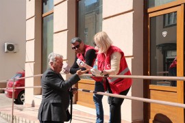 Trebinjcima nose hranu i lijekove, pomažu im kod dezinfekcije